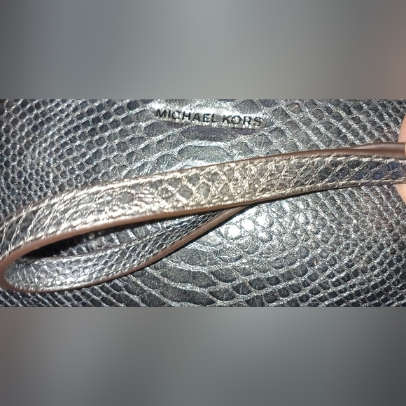 Michael Kors NWOT Metallic Gunmetal Snake-Embossed Crossbody - Picture 3 of 5